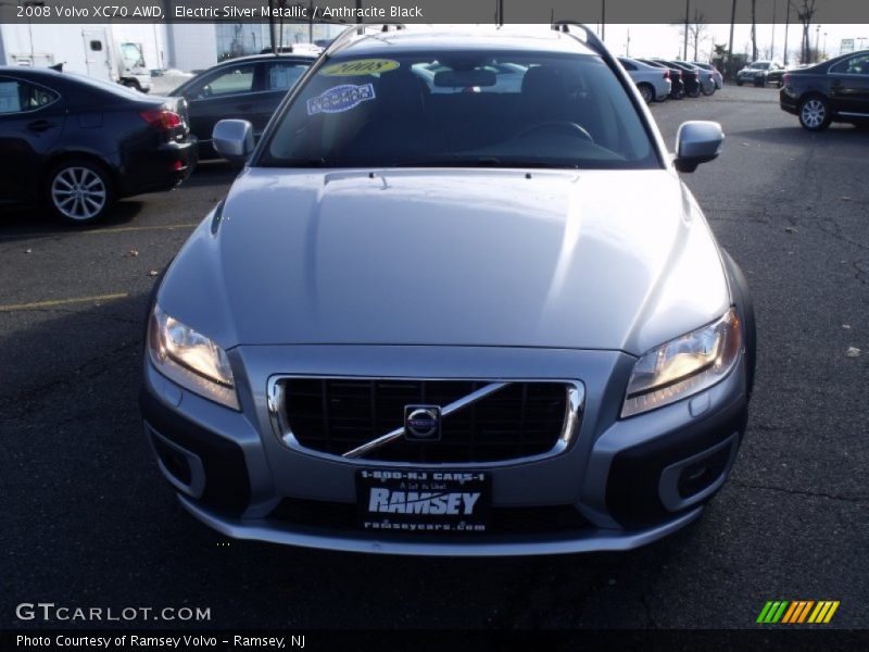 Electric Silver Metallic / Anthracite Black 2008 Volvo XC70 AWD