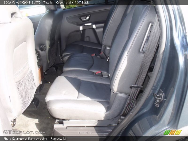 Titanium Grey Metallic / Off Black 2009 Volvo XC90 3.2 AWD