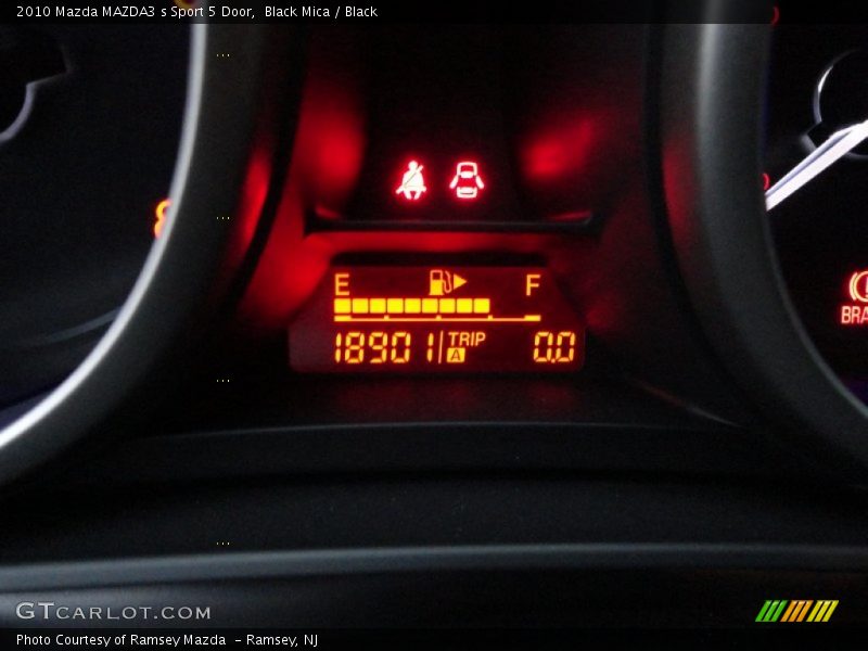 Black Mica / Black 2010 Mazda MAZDA3 s Sport 5 Door