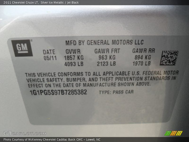 Silver Ice Metallic / Jet Black 2011 Chevrolet Cruze LT