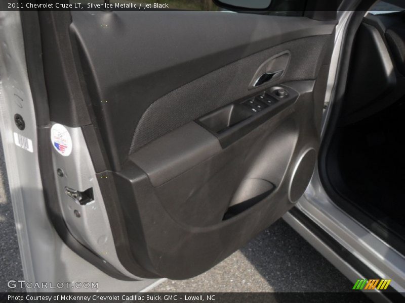 Silver Ice Metallic / Jet Black 2011 Chevrolet Cruze LT