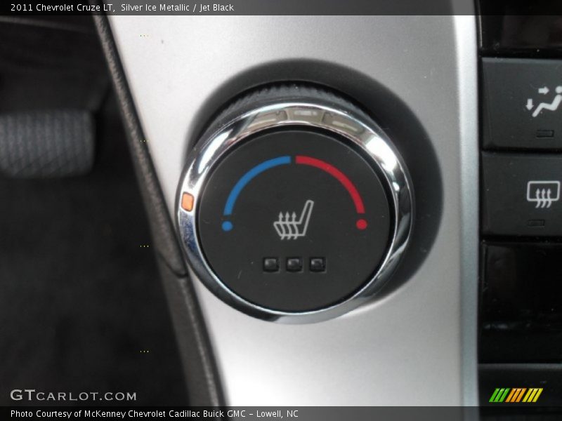 Silver Ice Metallic / Jet Black 2011 Chevrolet Cruze LT