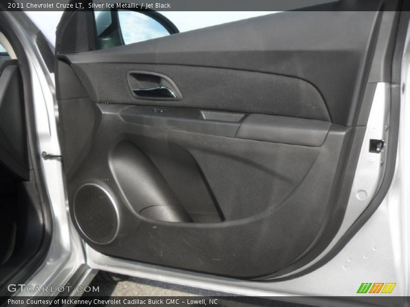 Silver Ice Metallic / Jet Black 2011 Chevrolet Cruze LT