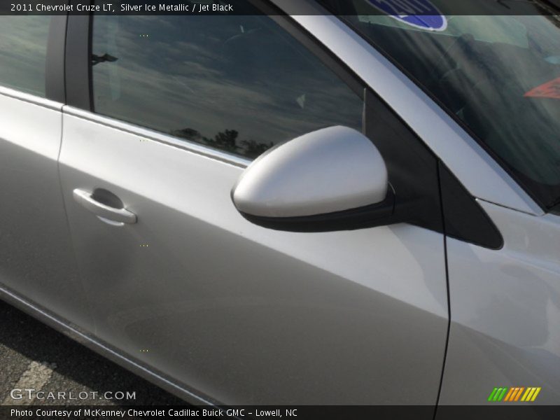 Silver Ice Metallic / Jet Black 2011 Chevrolet Cruze LT