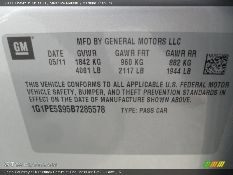 Silver Ice Metallic / Medium Titanium 2011 Chevrolet Cruze LT