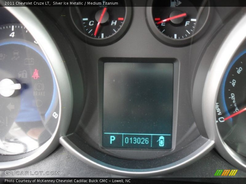 Silver Ice Metallic / Medium Titanium 2011 Chevrolet Cruze LT