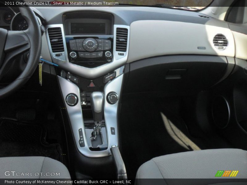 Silver Ice Metallic / Medium Titanium 2011 Chevrolet Cruze LT