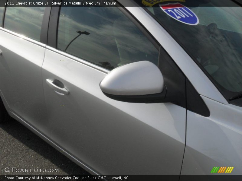 Silver Ice Metallic / Medium Titanium 2011 Chevrolet Cruze LT