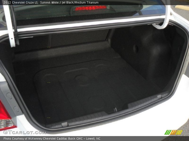 Summit White / Jet Black/Medium Titanium 2012 Chevrolet Cruze LS