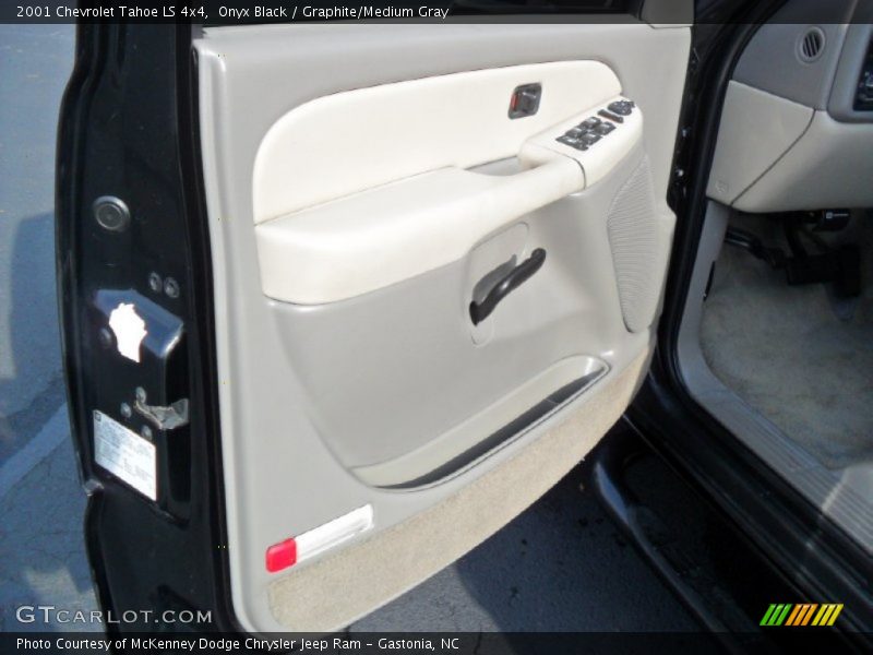 Onyx Black / Graphite/Medium Gray 2001 Chevrolet Tahoe LS 4x4