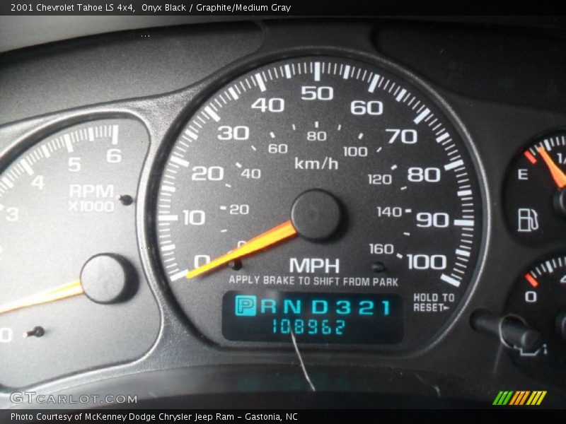 Onyx Black / Graphite/Medium Gray 2001 Chevrolet Tahoe LS 4x4