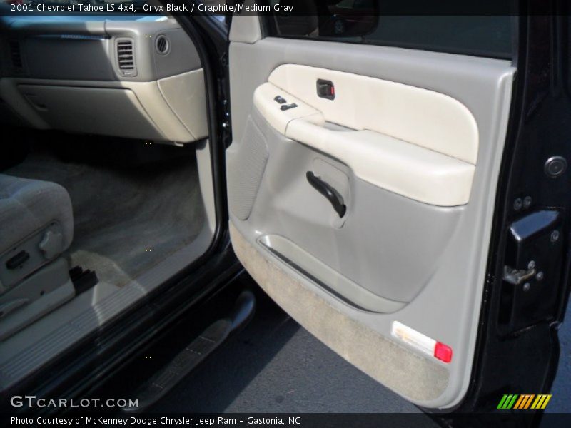 Onyx Black / Graphite/Medium Gray 2001 Chevrolet Tahoe LS 4x4