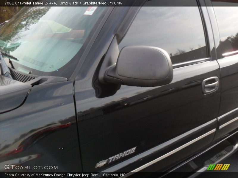 Onyx Black / Graphite/Medium Gray 2001 Chevrolet Tahoe LS 4x4