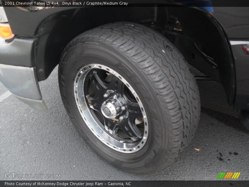 Onyx Black / Graphite/Medium Gray 2001 Chevrolet Tahoe LS 4x4
