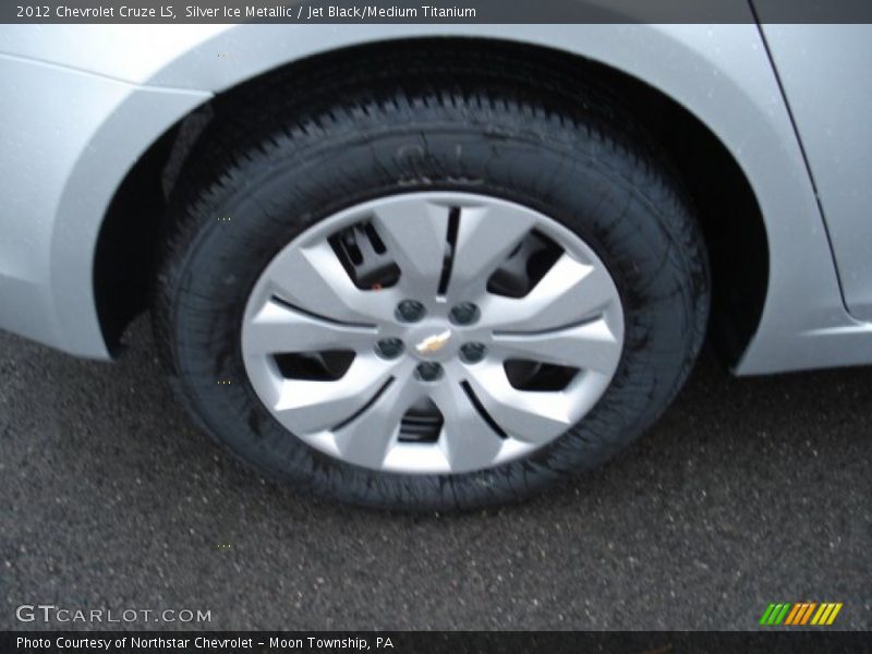 Silver Ice Metallic / Jet Black/Medium Titanium 2012 Chevrolet Cruze LS