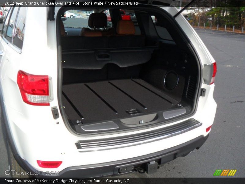  2012 Grand Cherokee Overland 4x4 Trunk