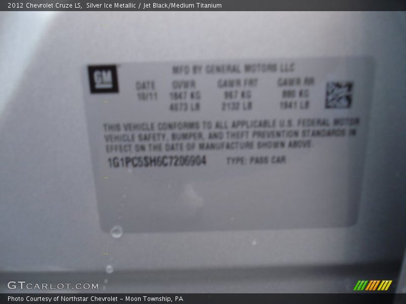 Silver Ice Metallic / Jet Black/Medium Titanium 2012 Chevrolet Cruze LS