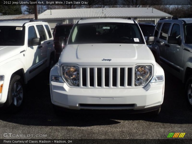 Bright White / Dark Slate Gray 2012 Jeep Liberty Sport 4x4
