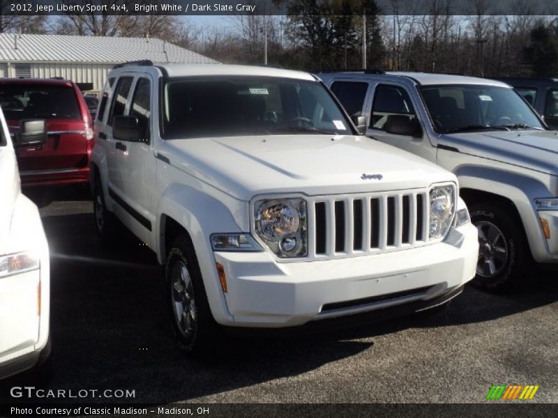 Bright White / Dark Slate Gray 2012 Jeep Liberty Sport 4x4