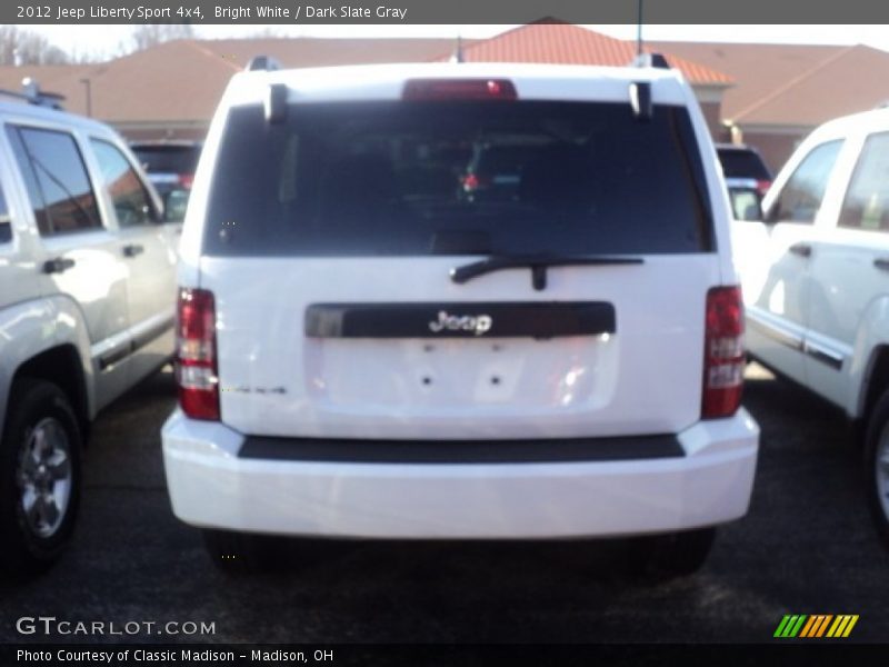 Bright White / Dark Slate Gray 2012 Jeep Liberty Sport 4x4