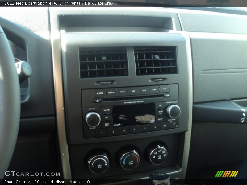 Bright White / Dark Slate Gray 2012 Jeep Liberty Sport 4x4