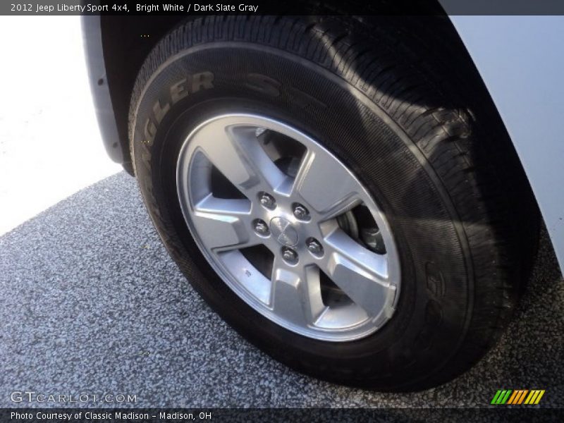 Bright White / Dark Slate Gray 2012 Jeep Liberty Sport 4x4