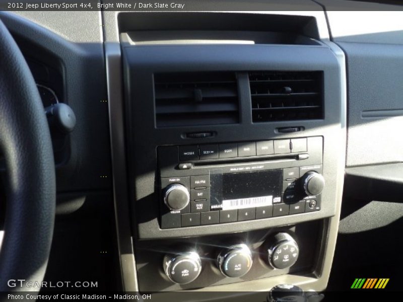 Bright White / Dark Slate Gray 2012 Jeep Liberty Sport 4x4