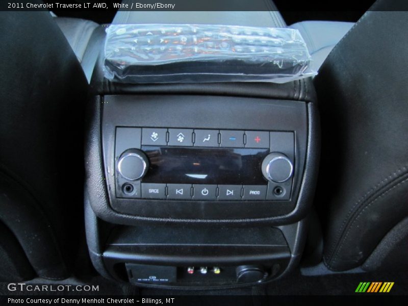 White / Ebony/Ebony 2011 Chevrolet Traverse LT AWD