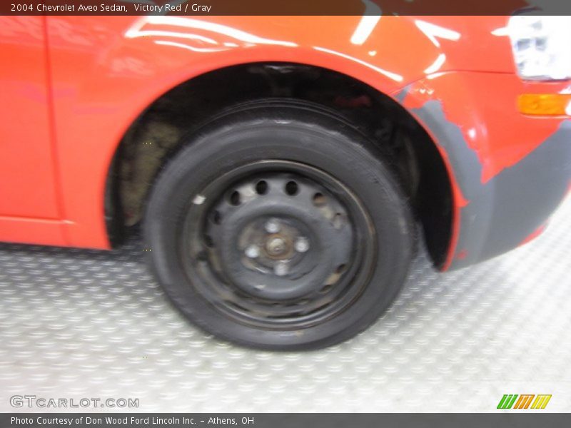 Victory Red / Gray 2004 Chevrolet Aveo Sedan