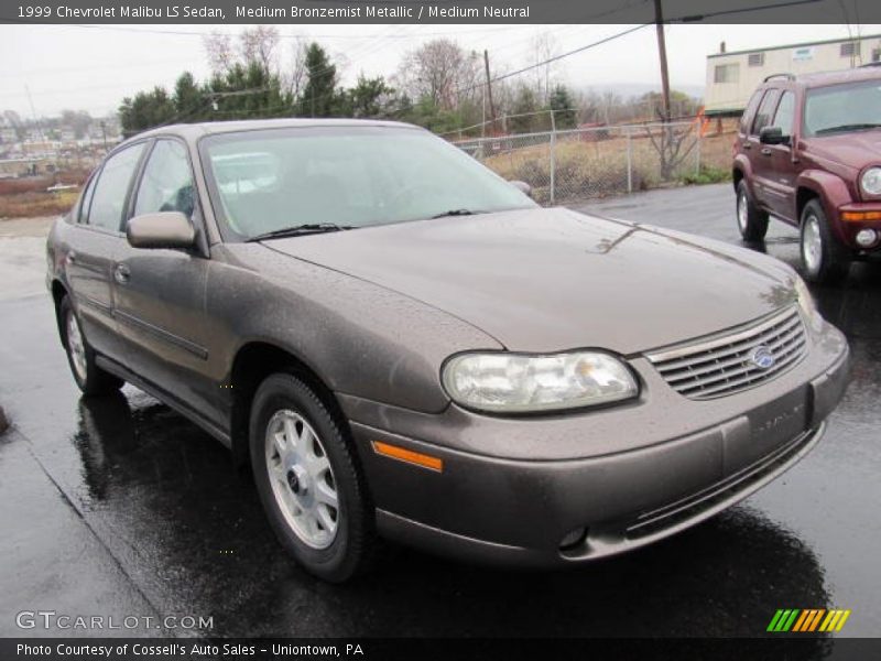 Front 3/4 View of 1999 Malibu LS Sedan