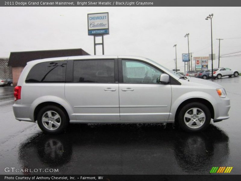 Bright Silver Metallic / Black/Light Graystone 2011 Dodge Grand Caravan Mainstreet