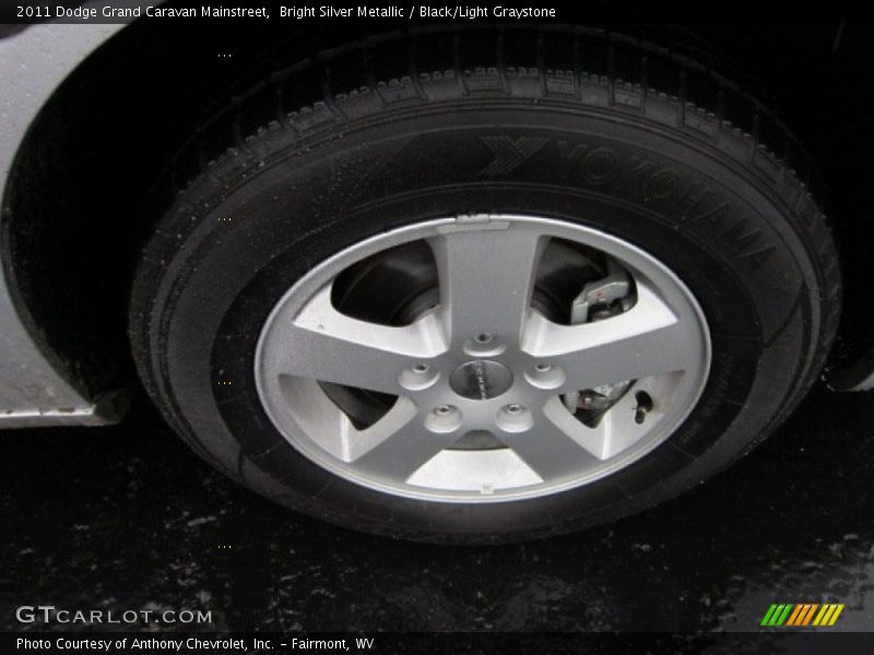 Bright Silver Metallic / Black/Light Graystone 2011 Dodge Grand Caravan Mainstreet