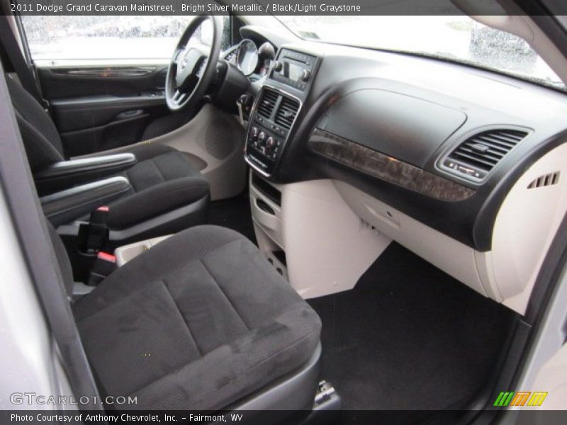 Bright Silver Metallic / Black/Light Graystone 2011 Dodge Grand Caravan Mainstreet