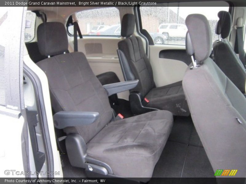 Bright Silver Metallic / Black/Light Graystone 2011 Dodge Grand Caravan Mainstreet