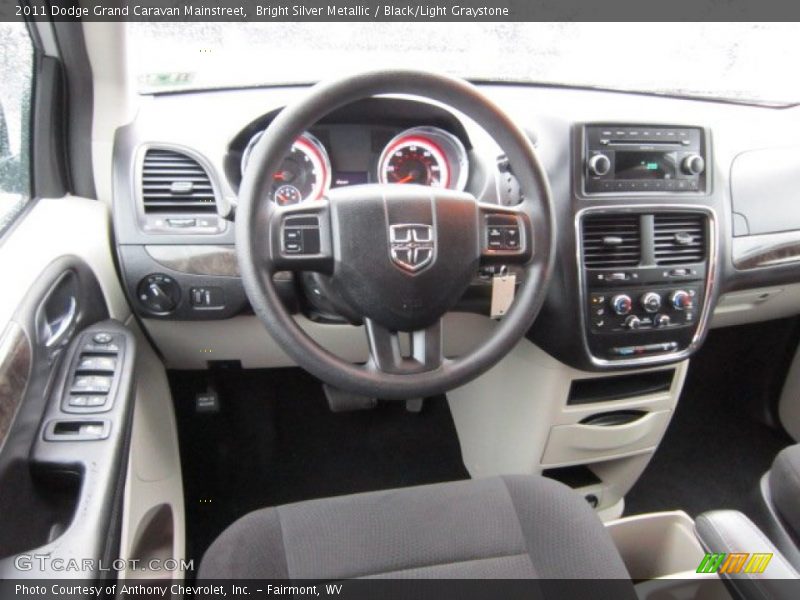 Bright Silver Metallic / Black/Light Graystone 2011 Dodge Grand Caravan Mainstreet