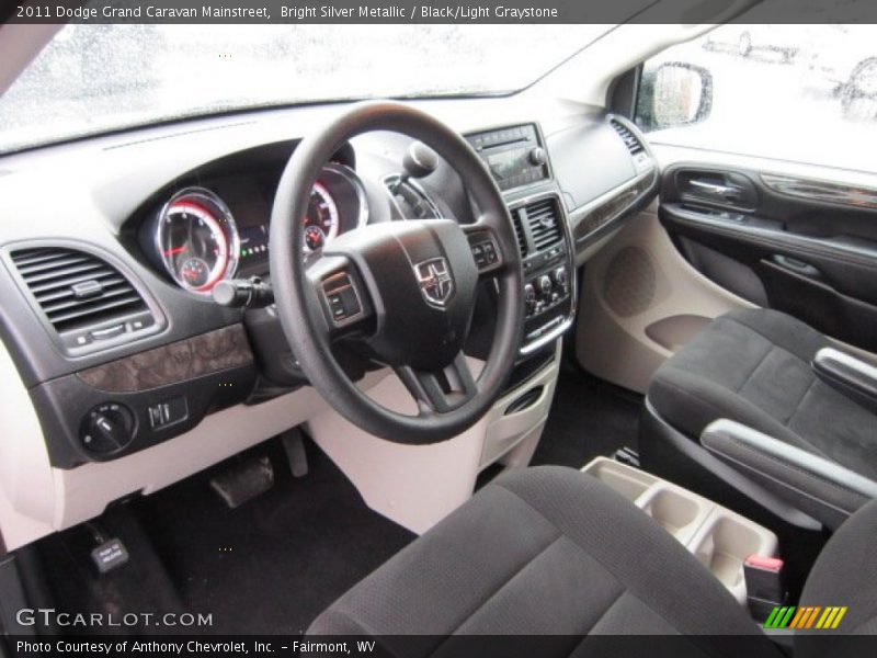 Bright Silver Metallic / Black/Light Graystone 2011 Dodge Grand Caravan Mainstreet