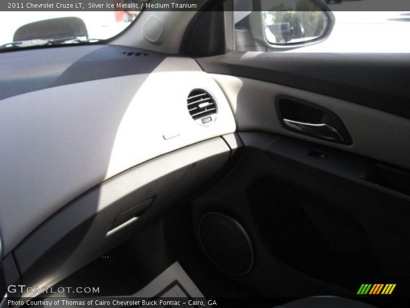 Silver Ice Metallic / Medium Titanium 2011 Chevrolet Cruze LT