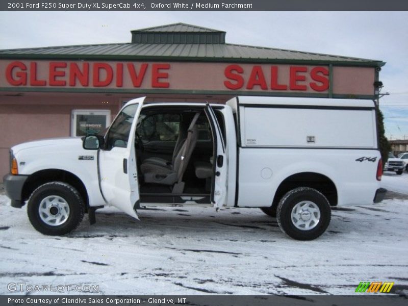 Oxford White / Medium Parchment 2001 Ford F250 Super Duty XL SuperCab 4x4