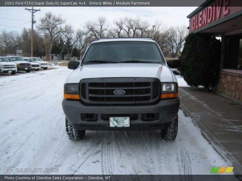 Oxford White / Medium Parchment 2001 Ford F250 Super Duty XL SuperCab 4x4