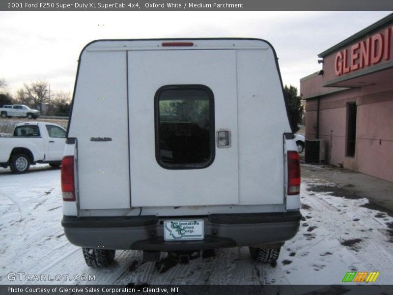 Oxford White / Medium Parchment 2001 Ford F250 Super Duty XL SuperCab 4x4