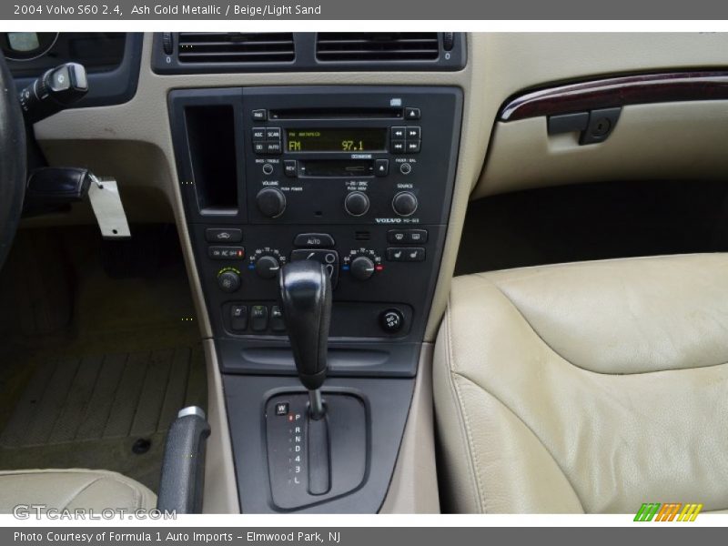 Ash Gold Metallic / Beige/Light Sand 2004 Volvo S60 2.4