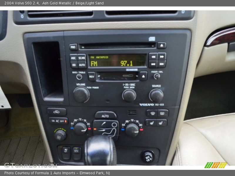 Ash Gold Metallic / Beige/Light Sand 2004 Volvo S60 2.4