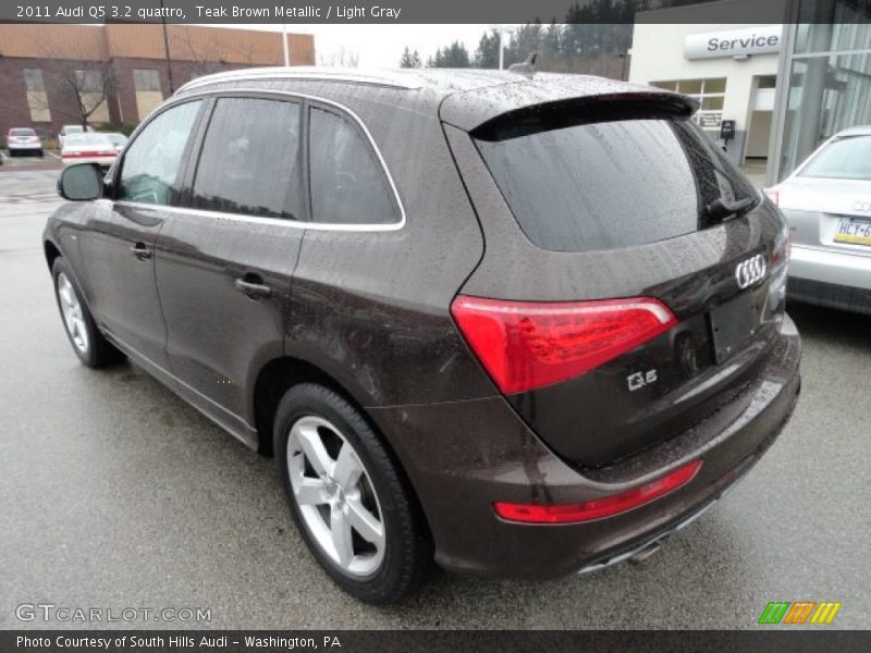 Teak Brown Metallic / Light Gray 2011 Audi Q5 3.2 quattro