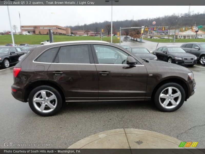 Teak Brown Metallic / Light Gray 2011 Audi Q5 3.2 quattro