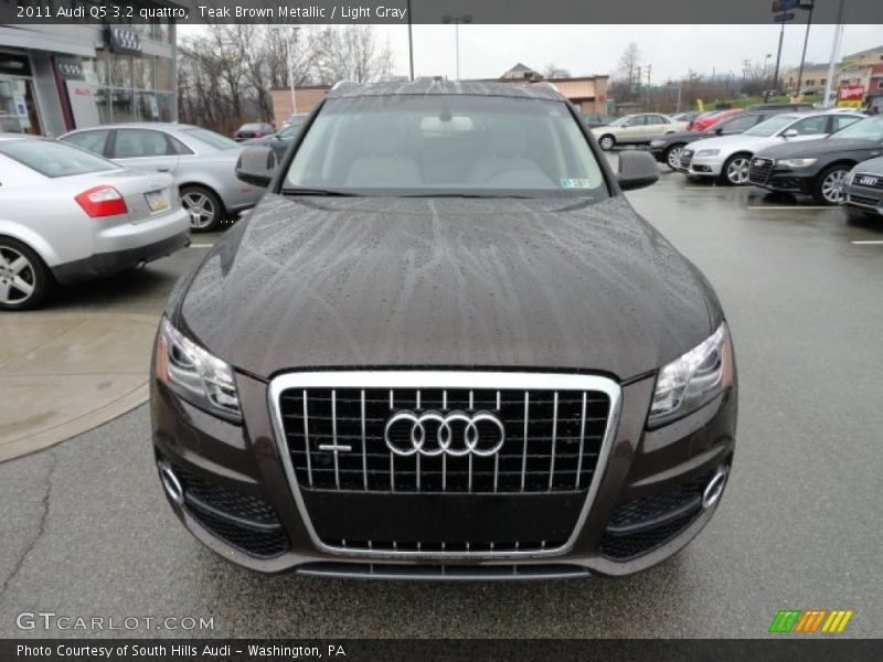Teak Brown Metallic / Light Gray 2011 Audi Q5 3.2 quattro