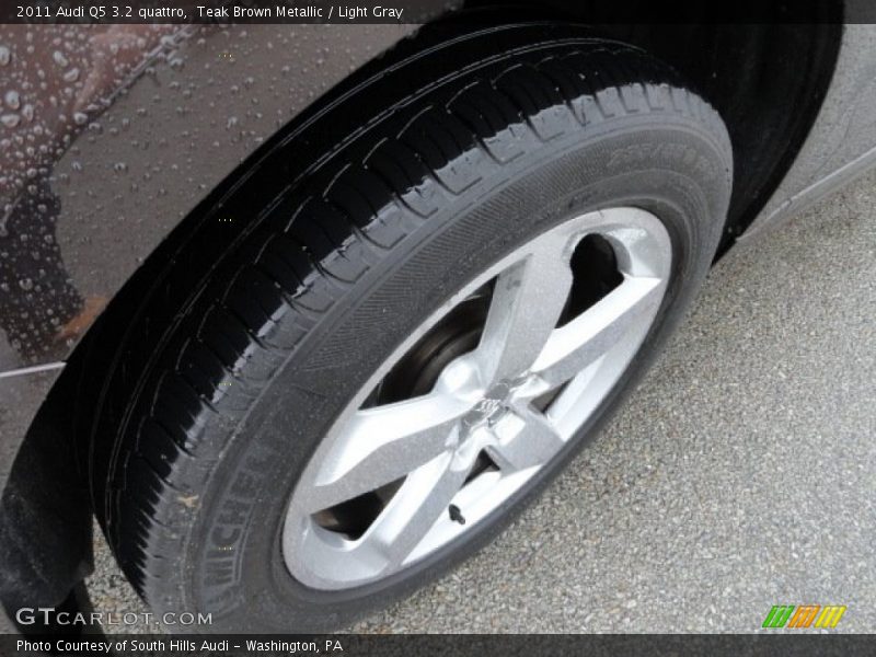 Teak Brown Metallic / Light Gray 2011 Audi Q5 3.2 quattro