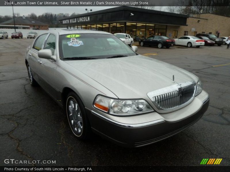 Silver Birch Metallic / Dark Stone/Medium Light Stone 2004 Lincoln Town Car Ultimate