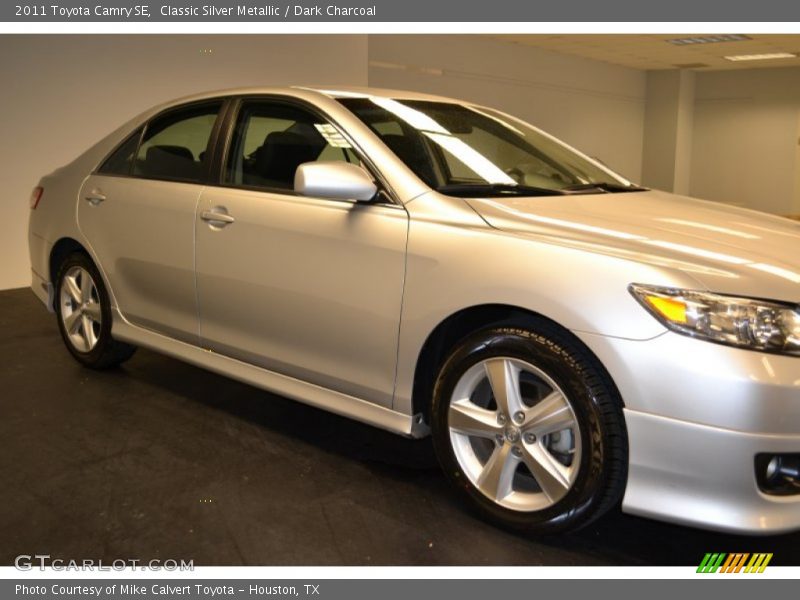 Classic Silver Metallic / Dark Charcoal 2011 Toyota Camry SE
