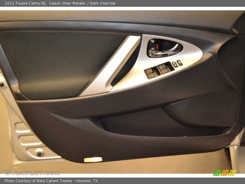 Classic Silver Metallic / Dark Charcoal 2011 Toyota Camry SE