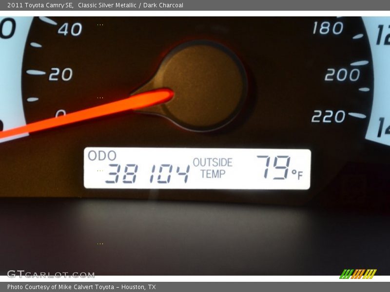 Classic Silver Metallic / Dark Charcoal 2011 Toyota Camry SE